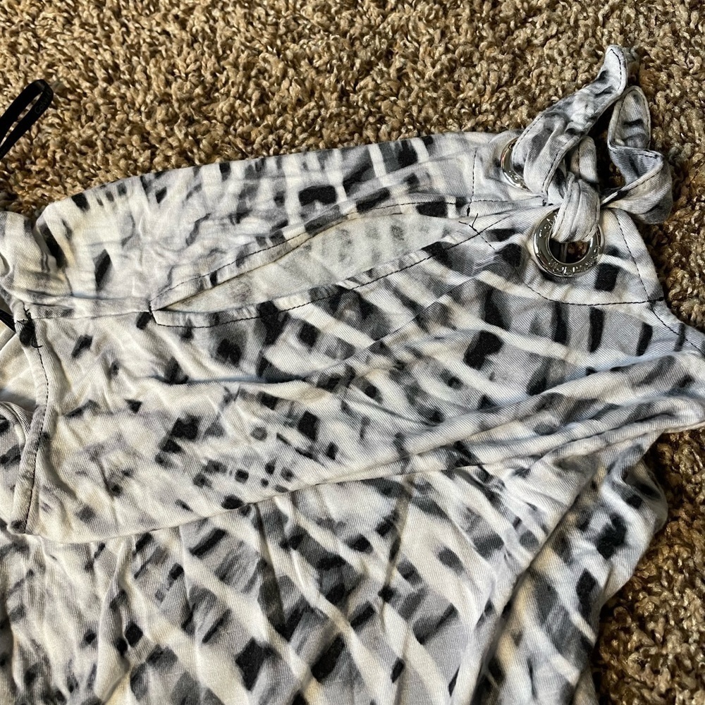 Calvin Klein large white and black opens sleeve blouse - Picture 3 of 7